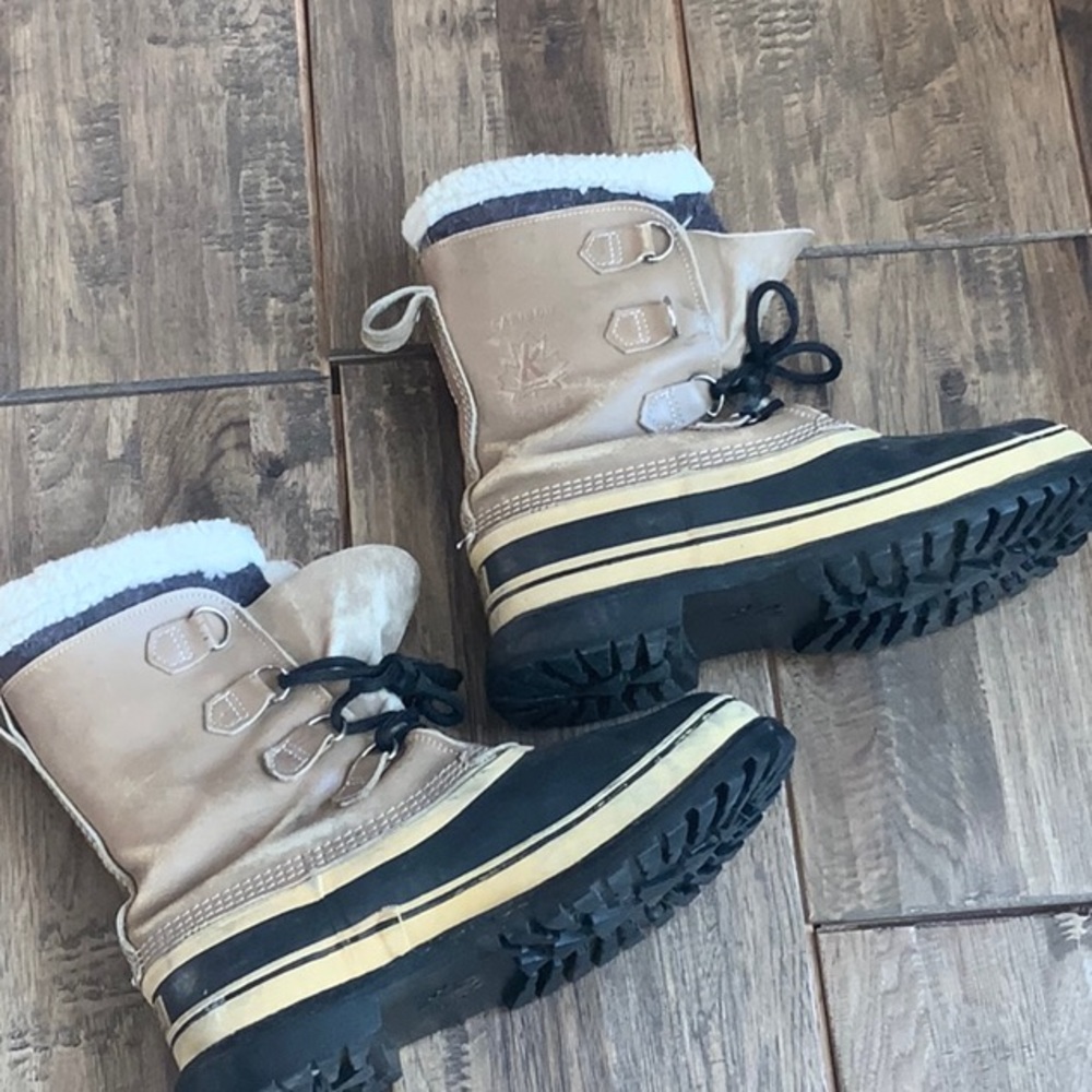Caribou Sorel snow boots. Size mens 10.
